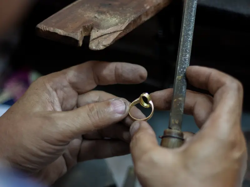 gold jewelry polishing